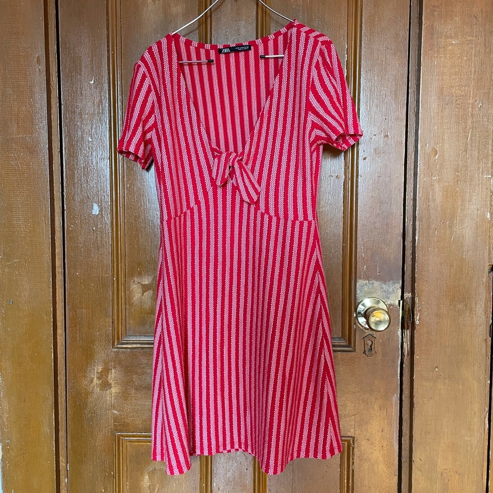 Red Zara Summer Dress with Keyhole Cutout